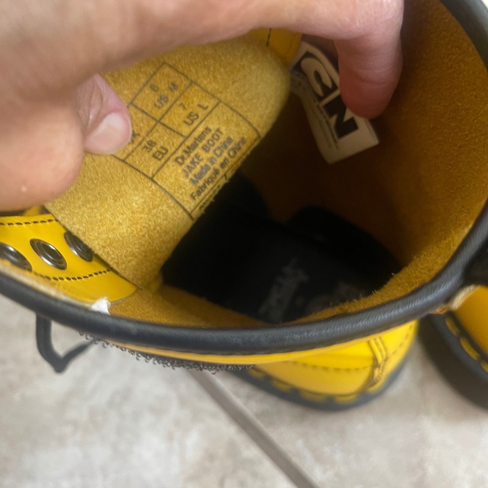 Dr Martens Adventure Time Jake the Dog Yellow Leather Combat Boots Womens 7 men6 - Picture 11 of 15